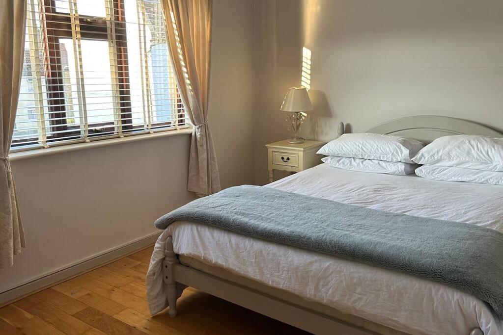 Cosy 2 Bed, Home From Home Haddenham  Extérieur photo