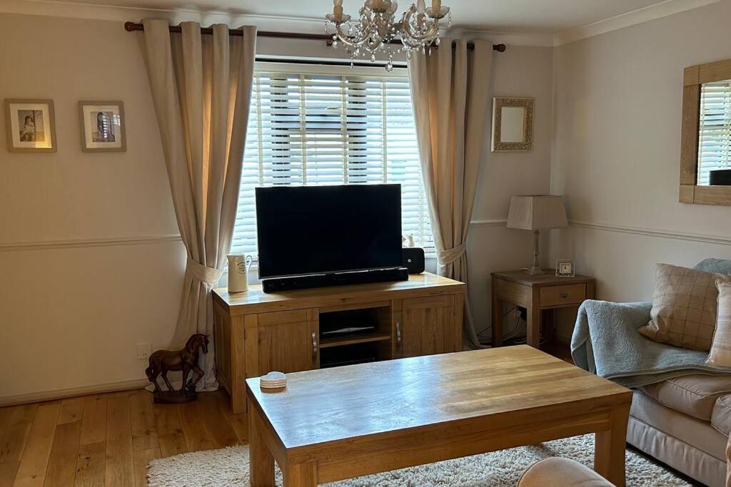 Cosy 2 Bed, Home From Home Haddenham  Extérieur photo