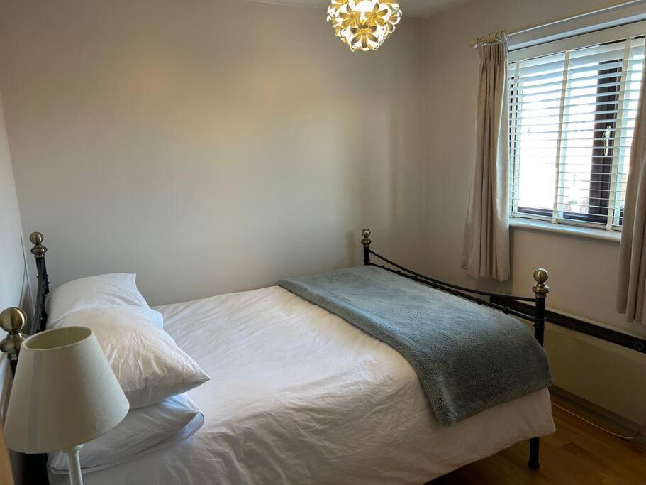 Cosy 2 Bed, Home From Home Haddenham  Extérieur photo