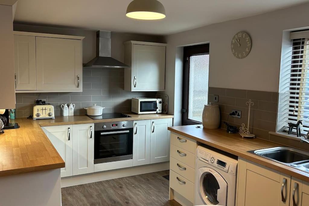 Cosy 2 Bed, Home From Home Haddenham  Extérieur photo