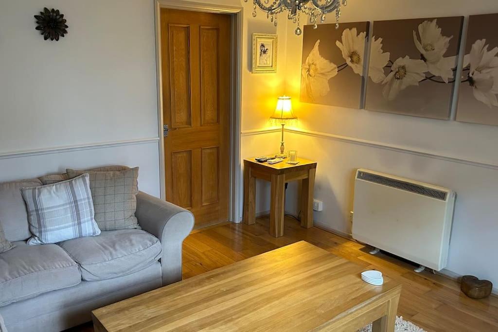 Cosy 2 Bed, Home From Home Haddenham  Extérieur photo