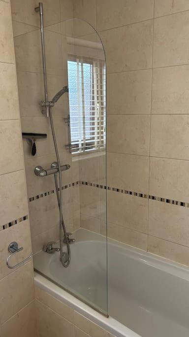 Cosy 2 Bed, Home From Home Haddenham  Extérieur photo