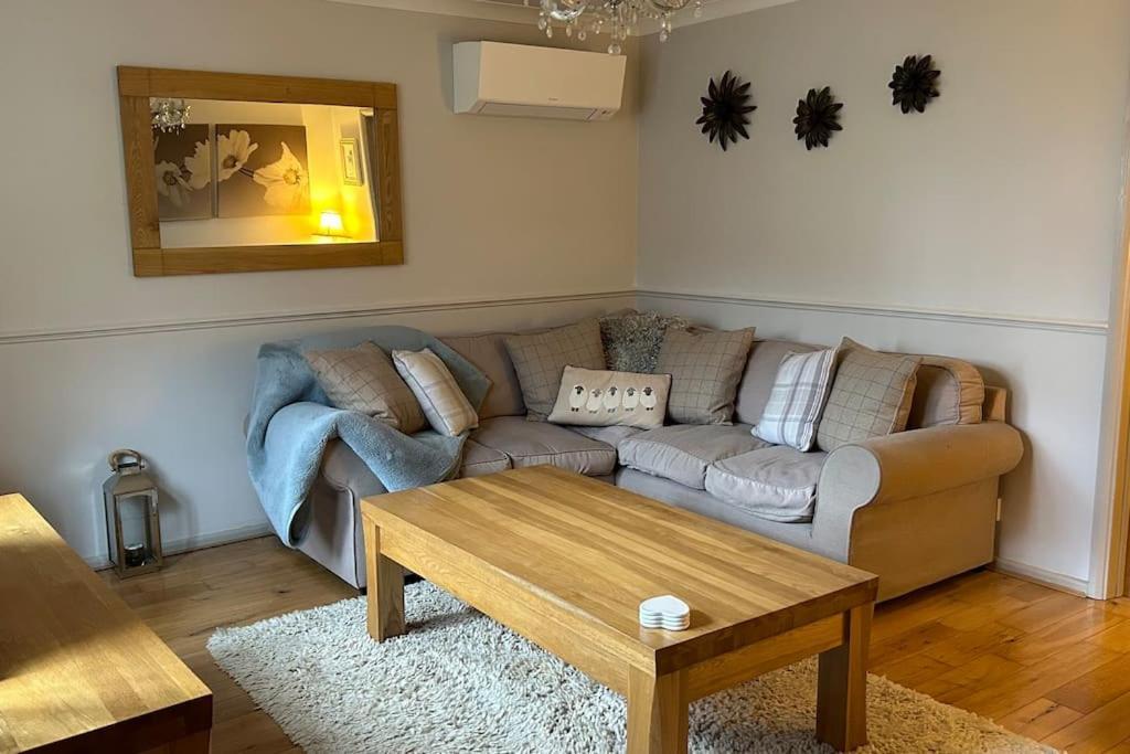 Cosy 2 Bed, Home From Home Haddenham  Extérieur photo
