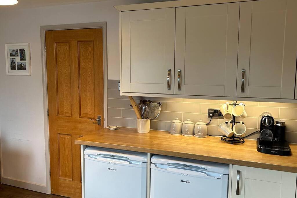 Cosy 2 Bed, Home From Home Haddenham  Extérieur photo
