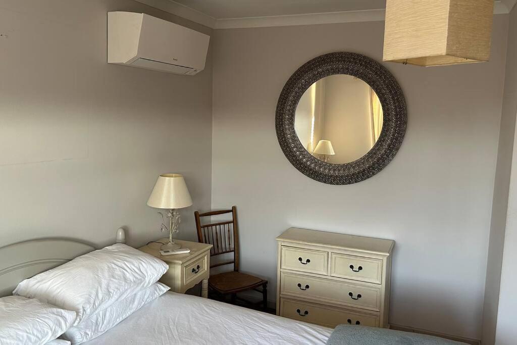 Cosy 2 Bed, Home From Home Haddenham  Extérieur photo