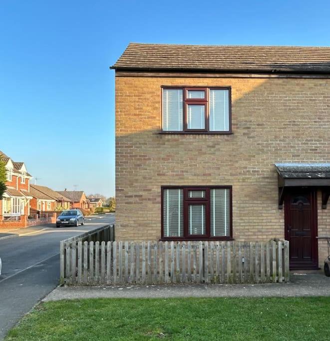 Cosy 2 Bed, Home From Home Haddenham  Extérieur photo