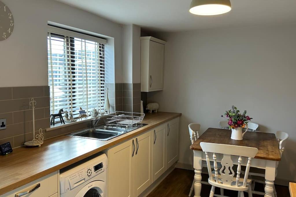 Cosy 2 Bed, Home From Home Haddenham  Extérieur photo